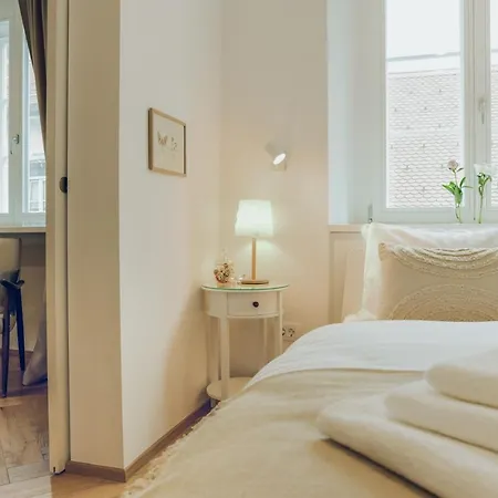Stylish In Historical Center Apartment *